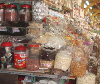 Bánh kẹo, bia rượu lậu chuẩn bị đón Tết - Mạng làm giàu
